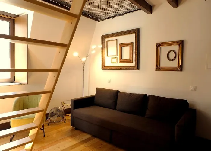 Framer's House - Authentic Downtown Apartment *