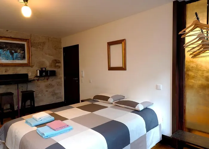 Framer's House - Authentic Downtown Apartment Porto