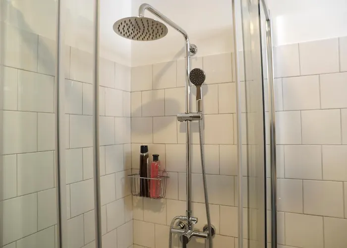 Framer's House - Authentic Downtown Apartment *