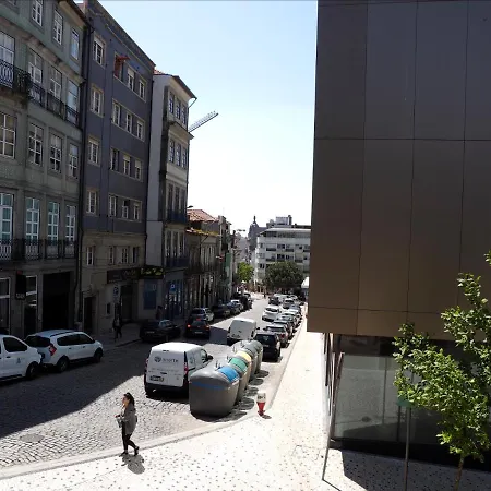 Framer'S House - World'S Oldest Framing Atelier Porto